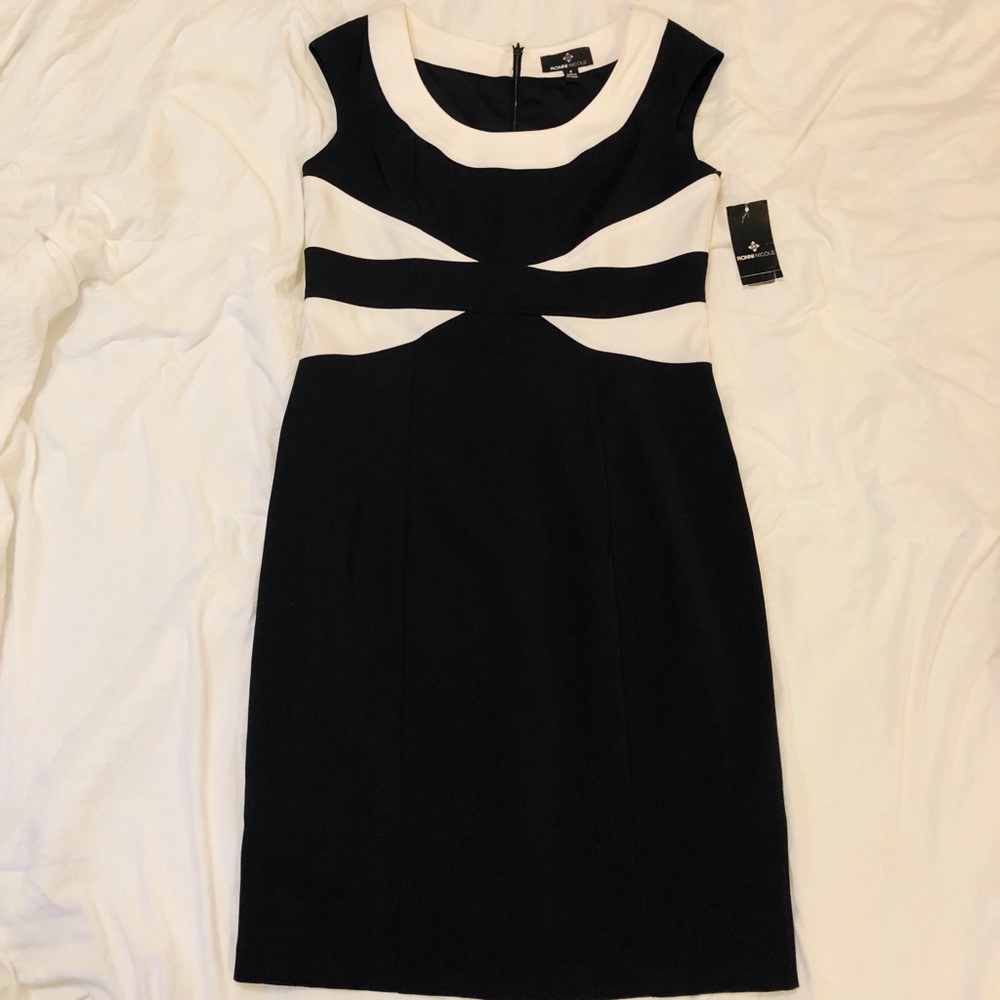Ronni Nicole Black white dress. NWT.